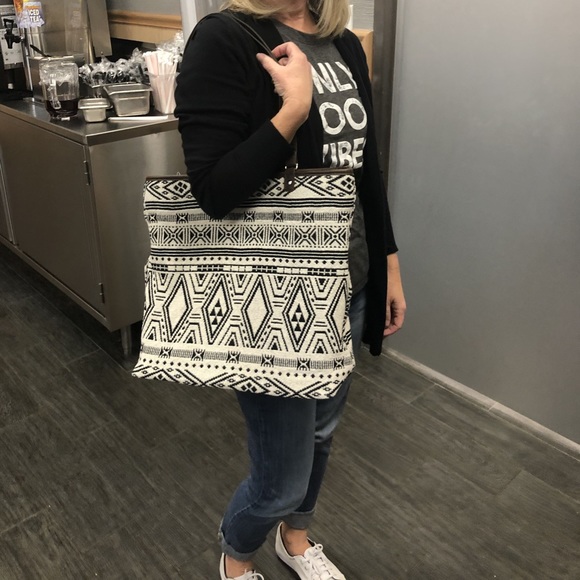 Thirty one Reversible Tote Rio Weave - Picture 6 of 7